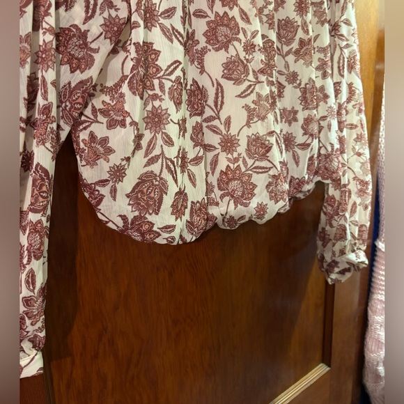 Dynamite Blouse - Picture 3 of 12